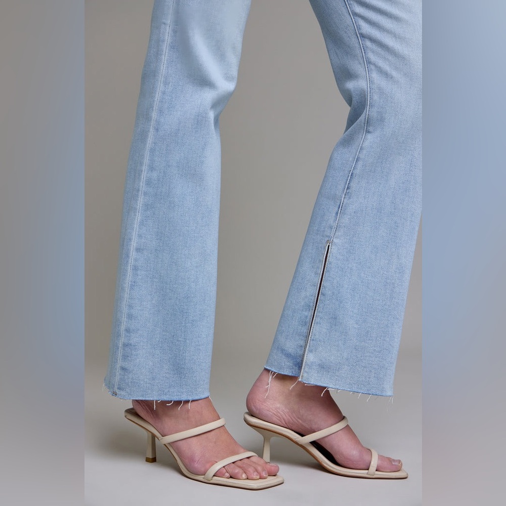 Hidden Los Angeles NEW Light Wash Jeans Bootcut Inside Slit High Waist Size 30 - Picture 5 of 10